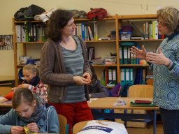 16 Die Betreuer beraten sich